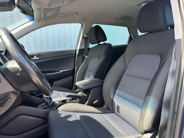 Hyundai TUCSON 1.6 GDi Anniversary Edition Navigatie / Cruise control / Camera / vierseizoensbanden / Parkeersensoren achter
