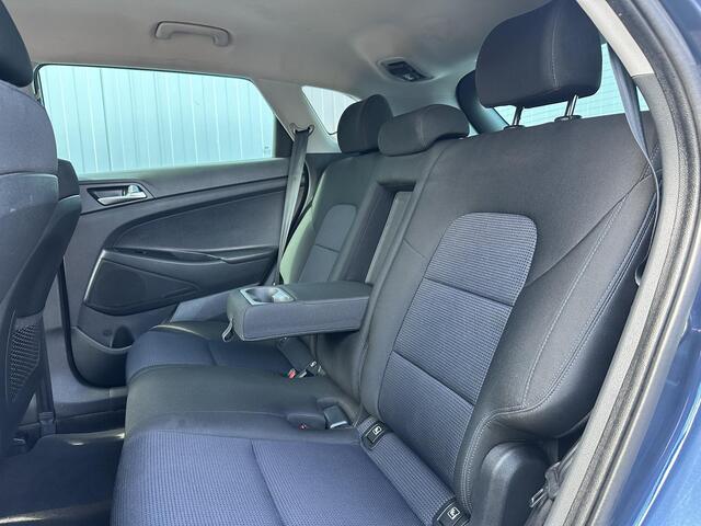 Hyundai TUCSON 1.6 GDi Anniversary Edition Navigatie / Cruise control / Camera / vierseizoensbanden / Parkeersensoren achter