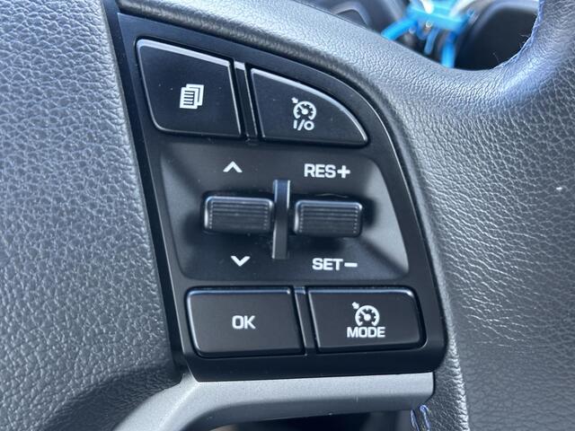 Hyundai TUCSON 1.6 GDi Anniversary Edition Navigatie / Cruise control / Camera / vierseizoensbanden / Parkeersensoren achter