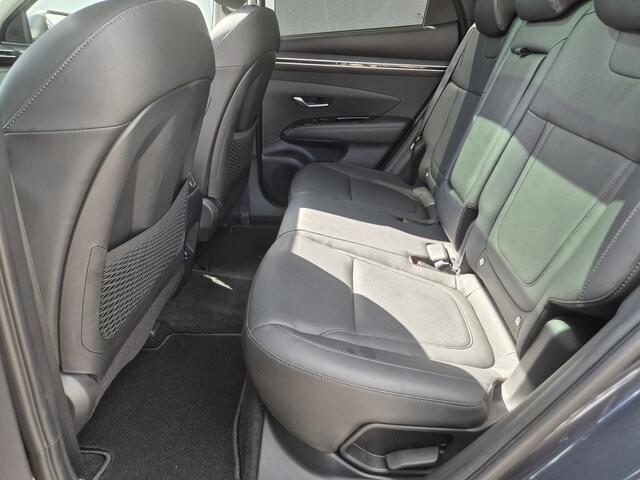 Hyundai TUCSON 1.6 T-GDI PHEV Plug-in Premium Sky 4WD Automaat / Glazen schuif- en kanteldak / Elektrische achterklep Stuur-, Stoel en Achterbankverwarming / Trekgewicht 1350 kg / Stoelventilatie / Adaptief CC / Achteruitrijcamera /