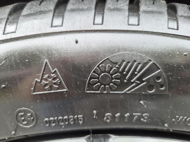 Hyundai TUCSON 1.6 T-GDI PHEV Plug-in Premium Sky 4WD Automaat / Trekgewicht 1350 kg / Glazen schuif- en kanteldak / Apple Carplay Android Auto / Allseason Banden / Stuur-, Stoel en Achterbankverwarming / Elektrische achterklep