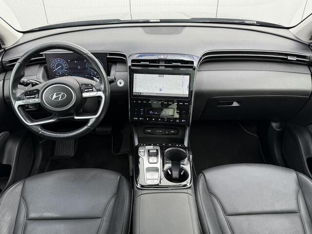 Hyundai TUCSON 1.6 T-GDI PHEV Premium Sky 4WD / Lederen Bekleding / NL auto / Open dak / Stoel verwarming en Ventilatie / 19" Lm velgen / Fabrieksgarantie t/m 10-2028 /
