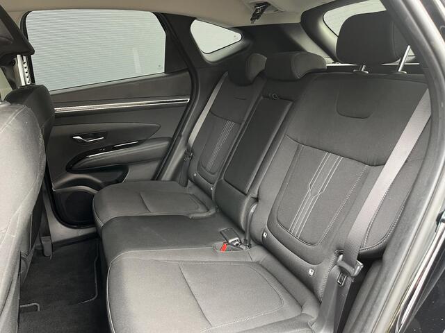 Hyundai TUCSON 1.6 T-GDI PHEV Comfort 4WD / Dealer onderhouden / Navigatie / Apple carplay & Android auto / Stoelverwarming / Adaptieve cruise control / Climate control / 19" Licht metalenvelgen /