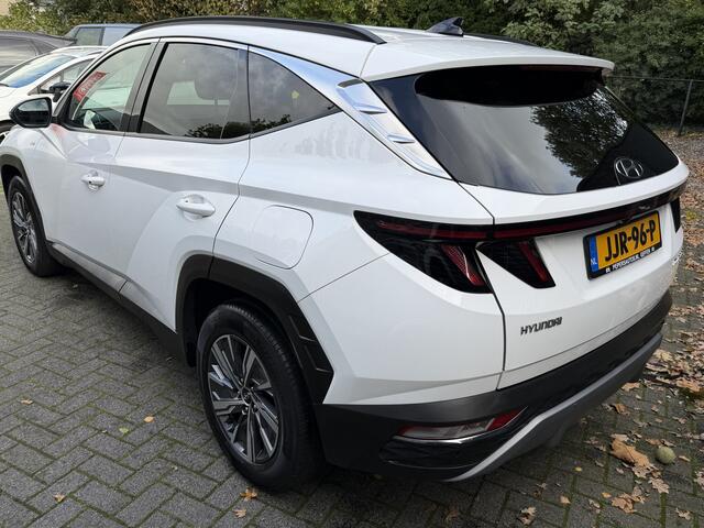 Hyundai TUCSON 16 T GDI MHEV Comfort Navi Cruise Camera enz . 1650 Trekgewicht . elc achterklep .