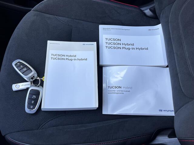 Hyundai TUCSON 1.6 T-GDI PHEV N Line Edition 265PK 4WD Automaat / Dealer onderhouden / SoH 100 % / Trekgewicht 1.350 kg/ Camera / Apple Carplay Android Auto / Adaptief CC / Stuur- en Stoelverwarming / Elektrische klep /