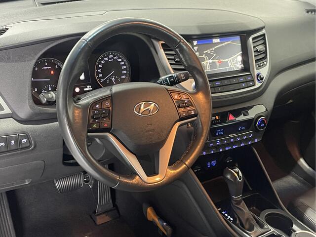 Hyundai TUCSON 1.7 CRDi HP Premium Automaat / Camera / Navi / Leder / Trekhaak