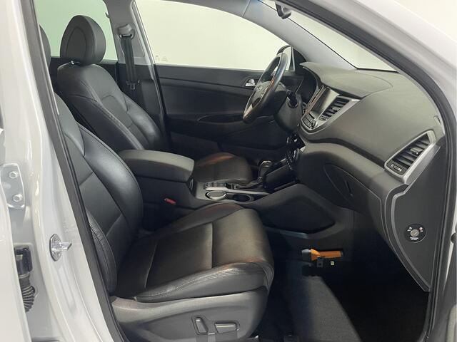 Hyundai TUCSON 1.7 CRDi HP Premium Automaat / Camera / Navi / Leder / Trekhaak