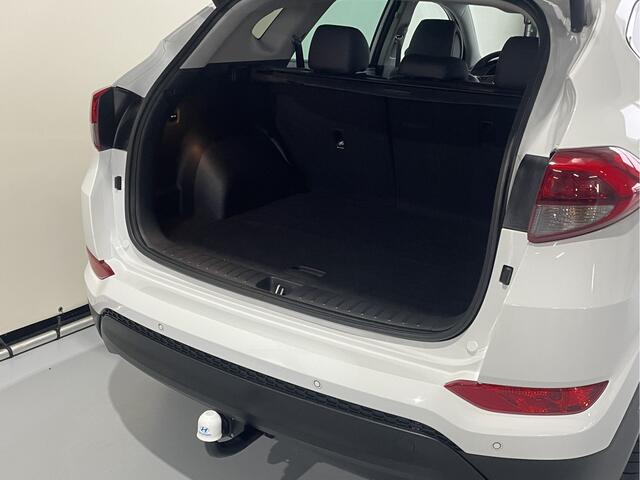 Hyundai TUCSON 1.7 CRDi HP Premium Automaat / Camera / Navi / Leder / Trekhaak