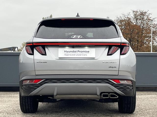 Hyundai TUCSON 1.6 T-GDI PHEV 265 PK Comfort 4WD | Navigatie | Camera | WinterPack | 19'' Lichtmetalen velgen |