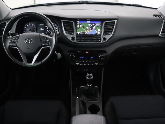 Hyundai TUCSON 1.6 GDi Comfort | Trekhaak | Camera | Achterbankverwarming | Navigatie | Stoelverwarming | Climate control | Parkeerhulp | Cruise control | DAB | Regensensor