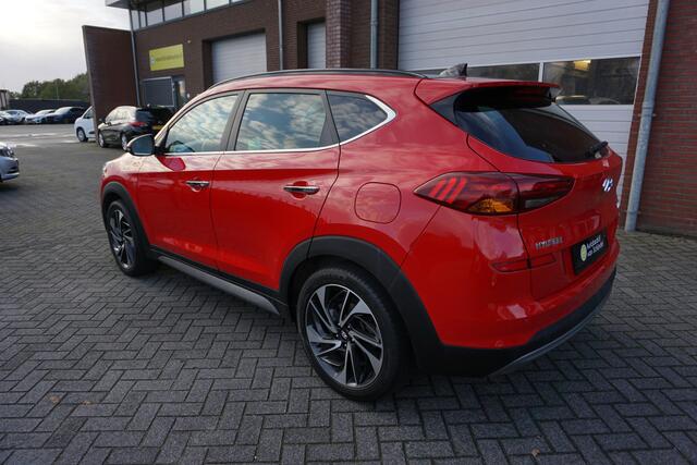 Hyundai TUCSON 1.6 T-GDI 177PK AUTOMAAT PREMIUM LUXE! DEALER ONDERHOUDEN! PANORAMADAK STOELKOELING+VERWARMING LEDER ELECTR.STOELEN 19INCH LMV ADAPTIEVE CRUISE CLIMA CRUISE FULL LED ELECTR.KLEP ENZ...