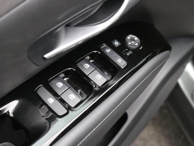 Hyundai TUCSON 1.6 T-GDI PHEV Premium 4WD AUTOMAAT /Trekhaak / 1ste Eigenaar / NL auto / Dealer onderhouden / Navigatie / Lederen bekleding / Stoelverwarming Voor & Achter / Adaptieve Cruise Control /