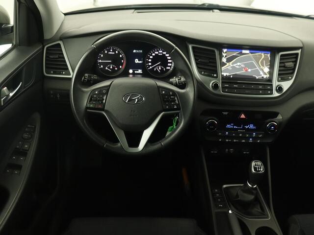 Hyundai TUCSON 1.6 GDi Comfort | Trekhaak | Stoelverwarming | Camera | Navigatie | Achterbankverwarming | Climate control | Parkeerhulp | Cruise control | Bluetooth