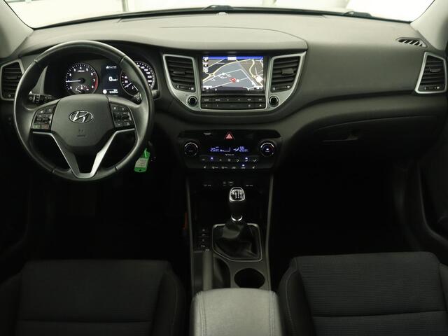 Hyundai TUCSON 1.6 GDi Comfort | Trekhaak | Stoelverwarming | Camera | Navigatie | Achterbankverwarming | Climate control | Parkeerhulp | Cruise control | Bluetooth