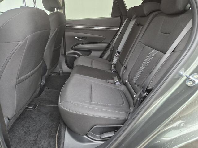 Hyundai TUCSON 1.6 T-GDI PHEV Plug-in Comfort Smart 4WD Automaat / Fabrieksgarantie 09-2027 / Trekgewicht 1350 kg / Elektrische achterklep / Stuur-, en Stoel verwarming / Achteruitrijcamera / EAER bereik 62 km bereik stad 74 km /