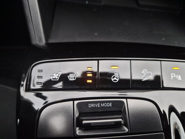 Hyundai TUCSON 1.6 T-GDI 230pk HEV N Line Sky Automaat / Fabrieksgarantie tot 04-2029 / 1600kg Trekgewicht / Panoramadak / Elektrische Stoelen met Memory / elektrisch glazen panorama-dak / Rondomzicht camera / Stuur-, Stoel en Achterbank verwarming /