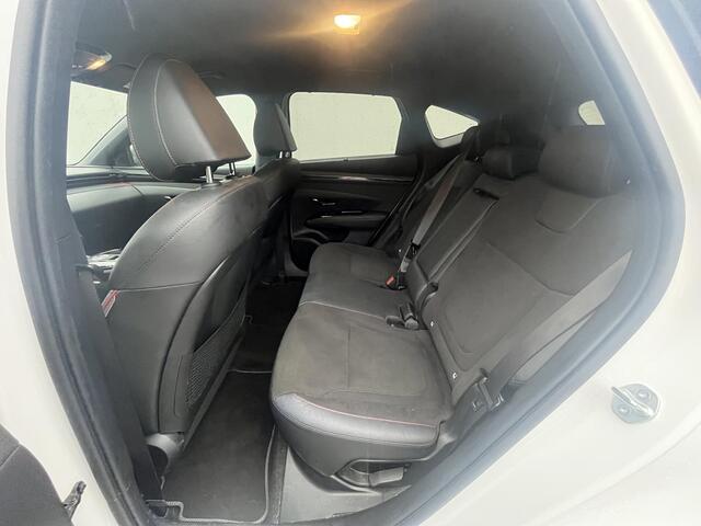 Hyundai TUCSON 1.6 T-GDI PHEV N Line 4WD / Vaste Trekhaak 13-polig (Trekgewicht 1.350kg) / Stuur- en Stoelverwarming / Stoelverkoeling / 360° Camera / Apple Carplay & Android Auto / Elektrische Achterklep / Climate Control / Adaptieve Cruise Control / Elektrisch Verste