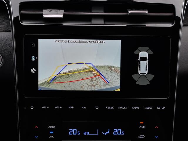 Hyundai TUCSON 1.6 T-GDI PHEV Comfort Smart 4WD / Vaste Trekhaak 13-polig (Trekgewicht 1.350kg) / Achteruitrijcamera / Stuur- en Stoelverwarming / Climate Control / Adaptieve Cruise Control / Apple Carplay & Android Auto / Keyless Entry & Start / Navigatie full map / E