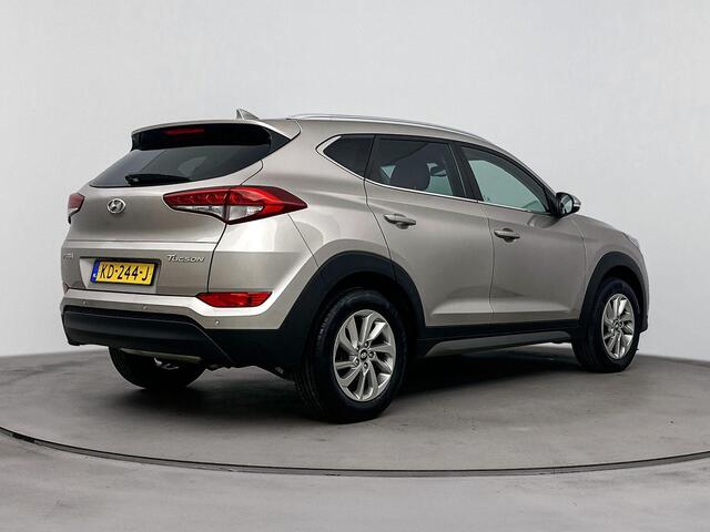 Hyundai TUCSON 1.6 GDi Comfort Navigatie | Stoel verwarming voor en achter | Parkeersensoren voor en achter | achteruitrijcamera |