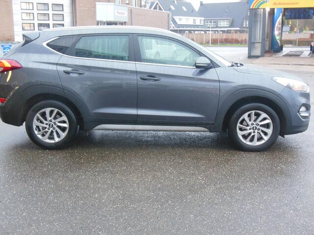 Hyundai TUCSON 1.7 CRDi Comfort Staat in Hardenberg