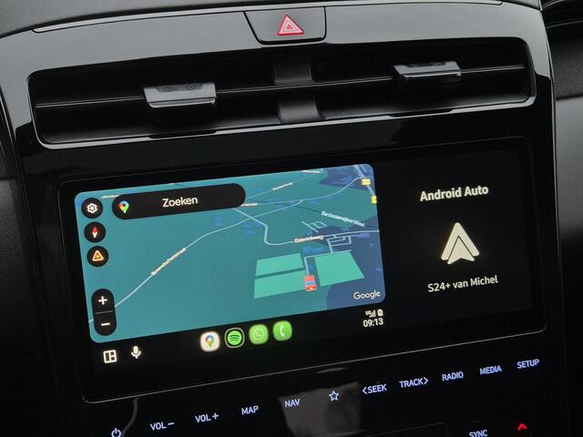 Hyundai TUCSON 1.6 T-GDI PHEV N Line Sky 4WD Automaat / Fabrieksgarantie tot 23-09-2027 / Accu SOH 100% / EAER bereik 62 km bereik stad 74 km / Trekgewicht 1350 kg / Glazen schuif- en kanteldak / Stuur-, Stoel en Achterbank verwarming /