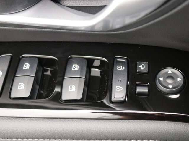 Hyundai TUCSON 1.6 T-GDI MHEV Comfort Smart / Lage KM-stand 12994 km / 1ste Eigenaar / Navigatie / Trekhaak / 1650KG Trekgewicht / Camera / Climate & Cruise Control / Elektrische Achterklep / Krell Audio / Navigatie / Stoelverwarming / Apple Carplay / Fabrieksgarantie t