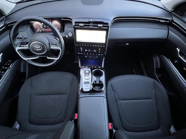 Hyundai TUCSON 1.6 T-GDI PHEV Comfort Smart 4WD Automaat / Fabrieksgarantie tot 09-2029 / Trekhaak 1.350 kg / EAER 62 km / Navigatie / Stuur-, stoel- en achterbankverwarming / Apple Carplay Android / 19" LM wielen /