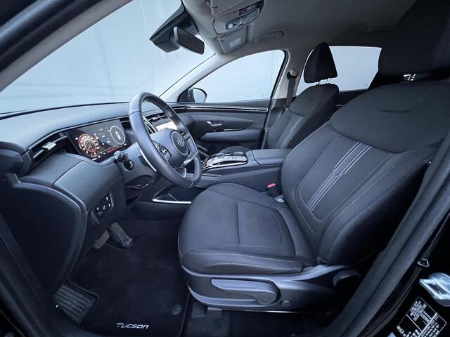 Hyundai TUCSON 1.6 T-GDI PHEV Comfort Smart 4WD Automaat / Fabrieksgarantie tot 09-2029 / Trekhaak 1.350 kg / EAER 62 km / Navigatie / Stuur-, stoel- en achterbankverwarming / Apple Carplay Android / 19" LM wielen /