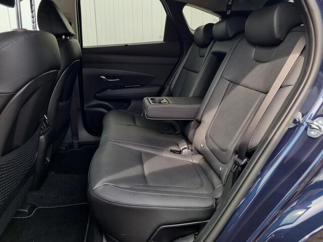 Hyundai TUCSON 1.6 T-GDI HEV Premium M26 / ¤ 2.500,- Voordeel Op Nieuwprijs / Rijklaarprijs / Direct Leverbaar / 1510KG Trekgewicht / Full Option / Zwarte Lederen interieur/ Navigatie / 360 Camera / Memory Seat / Stoelverkoeling / Stoelverwarming Voor + Achter / Stuurve