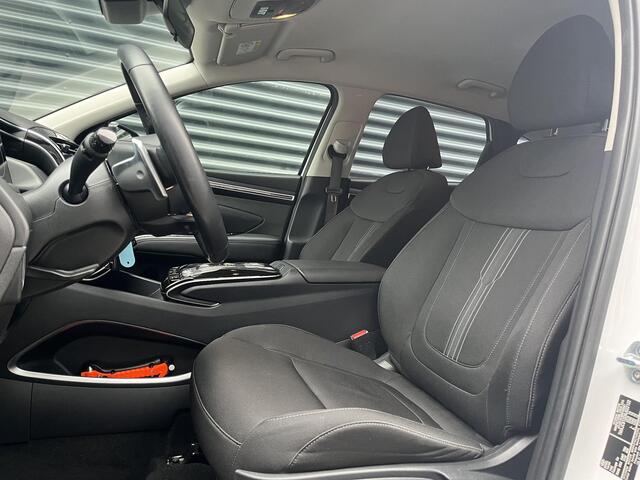 Hyundai TUCSON 1.6 T-GDI 265PK PHEV Comfort 4WD | Lage kmstand Plug-inn | Geïntegreerde navigatiesysteem | 19'' Bi-color Lichtmetalen velgen | Vierwielaandrijving |