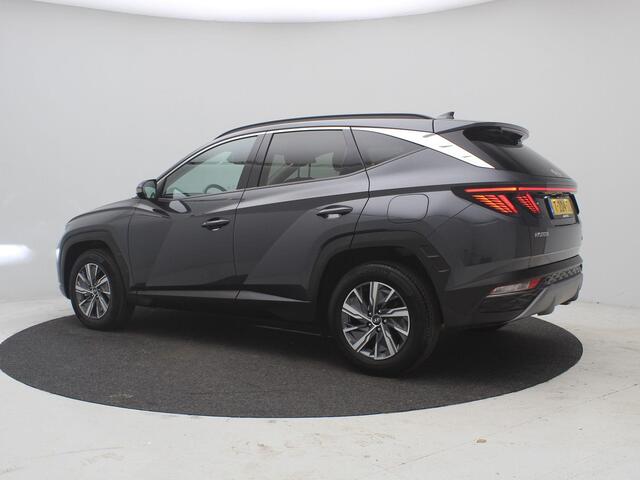 Hyundai TUCSON 1.6 T-GDI HEV Comfort AUTOMAAT / Navigatie / NL Auto / Apple CarPlay & Android Auto / 1650KG Trekgewicht / Achteruitrijcamera / 1ste Eigenaar / Climate control / Adaptieve Cruise control / Stoelverwarming / Dealeronderhouden /