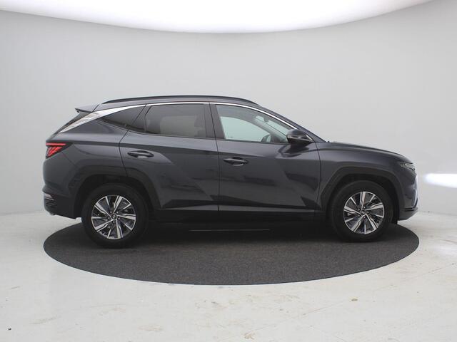 Hyundai TUCSON 1.6 T-GDI HEV Comfort AUTOMAAT / Navigatie / NL Auto / Apple CarPlay & Android Auto / 1650KG Trekgewicht / Achteruitrijcamera / 1ste Eigenaar / Climate control / Adaptieve Cruise control / Stoelverwarming / Dealeronderhouden /
