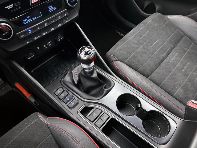 Hyundai TUCSON 1.6 CRDi 136PK N-Line / Trekhaak / Navigatie / Camera / 1/2Leder / Airco-ecc./ Stoelverwarming / Apk 01-2027