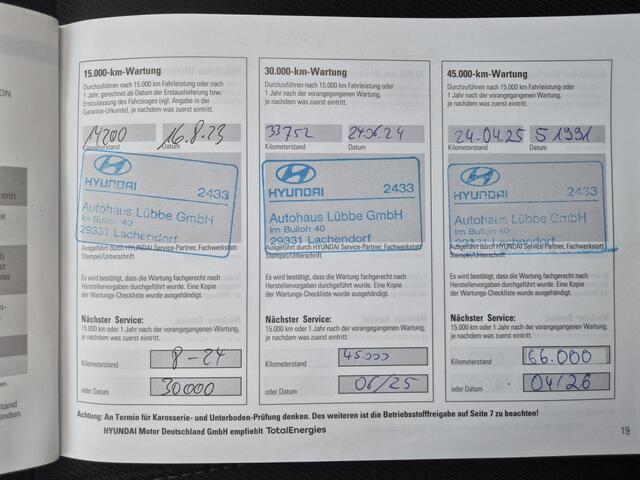 Hyundai TUCSON 1.6 T-GDI PHEV Comfort 4WD Automaat / Dealer onderhouden / Fabrieksgarantie tot 09-2027 / All Season banden / EAER bereik 62 km bereik stad 74 km / Trekgewicht 1350 kg / Stuur- & Stoel verwarming / Adaptief cruise control /