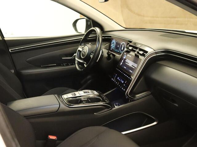 Hyundai TUCSON 1.6 T-GDI HEV Premium - APPLE CARPLAY/ANDROID AUTO - PANORAMADAK - ELEKTRISCHE ACHTERKLEP - CLIMATE CONTROL - BLUETOOTH TELEFOONVOORBEREIDING - ADAPTIEVE CRUISE CONTROL - EXTRA GETINT GLAS ACHTER