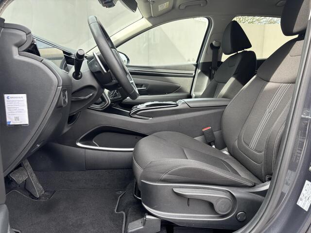 Hyundai TUCSON 1.6 T-GDI PHEV Comfort Smart 4WD Automaat / Elektrische Achterklep / Org. NL / Fabrieksgarantie tot 06-2029 / Achteruitrijcamera / Stuur- en Stoelverwarming / 1.350 kg Trekgewicht / Climate Control / Adaptieve Cruise Control / Apple Carplay & Android Aut