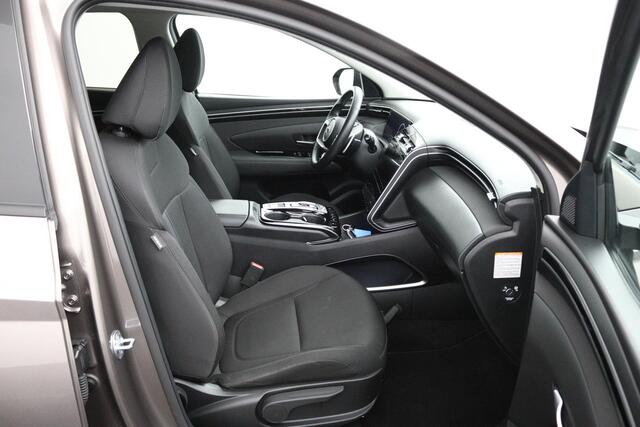 Hyundai TUCSON 1.6 T-GDI HEV Comfort | Parkeercamera | Navigatie | Trekhaak | Keyless Entry