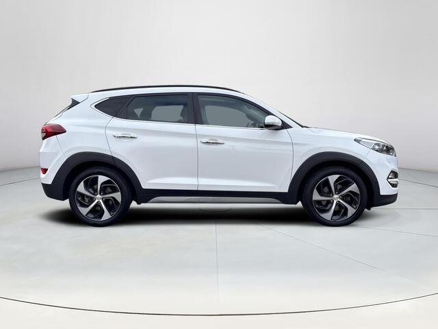 Hyundai TUCSON 1.6 T-GDi Premium 4WD | 1.600kg trekgewicht! | Trekhaak | Stoel en stuurverwarming | Dodehoekdetectie | achterbankverwarming | Elektrische achterklep |