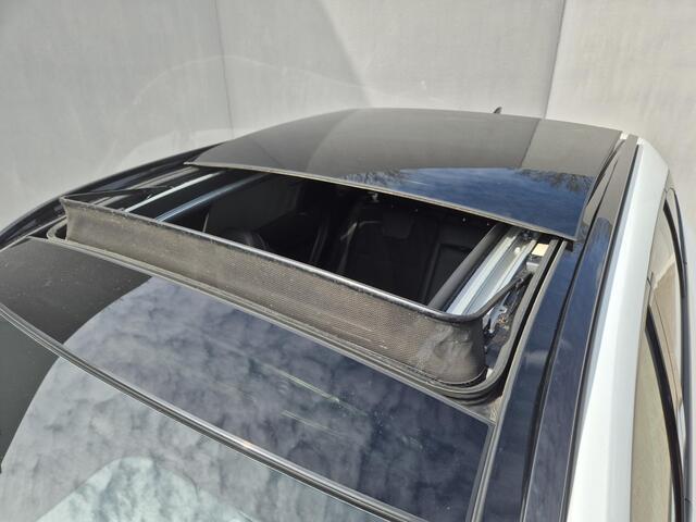 Hyundai TUCSON 1.6 T-GDI PHEV N Line Sky 4WD automaat / Dealer onderhouden / Fabrieksgarantie tot 02-2027 / Glazen schuif- en kanteldak / Trekgewicht 1350 kg / EAER bereik 62 km bereik stad 74 km / Elektrische achterklep / Stuur- Stoel & Achterbankverwarming / Stoelvent