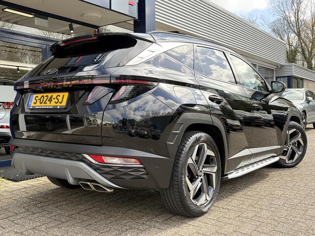 Hyundai TUCSON 1.6 T-GDI PHEV Premium Sky 4WD / Automaat / NL-Auto / Vol-Leder / Open-Panodak / Adaptieve Cruise-Control / Stoelverwarming V+A / Stoelverkoeling / Stuurverwarming / Elektr.-Verstelbare Stoelen met Geheugen / Premium Krell-Audio / Elektr.-Achterklep / App
