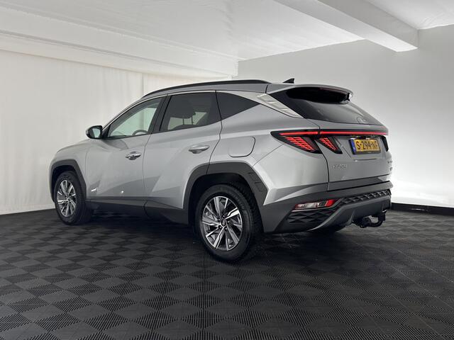 Hyundai TUCSON 1.6 T-GDI HEV Comfort Smart (INCL.BTW) *FULL-LED | ADAPTIVE-CRUISE | HEATED-COMFORTSEATS | KEYLESS | CAMERA | DIGI-COCKPIT | PRIVACY-GLASS | SHIFT-PADDLES | ECC | PDC | 17''ALU*