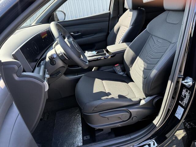 Hyundai TUCSON 1.6 T-GDI HEV Pure Edition / ¤500,- Voordeel / Direct Leverbaar / Stoel+Stuur Verwarming / Achteruitrij Camera / Navigatie / Keyless /