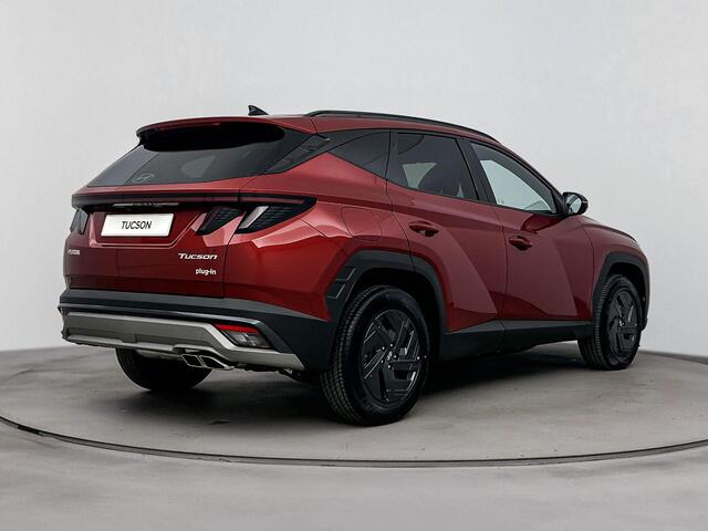 Hyundai TUCSON 1.6 T-GDI PHEV Pure Edition | 17 inch Lichtmetalen velgen | Parkeersensoren voor en achter | Stoelen voor verwarmbaar | Privacy glass