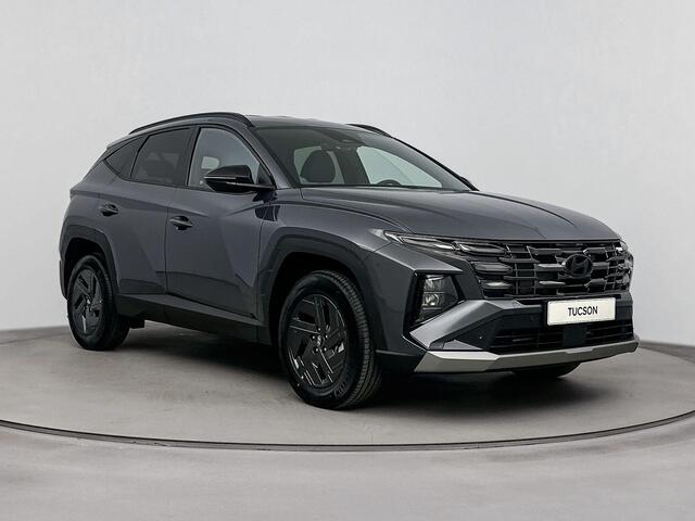 Hyundai TUCSON 1.6 T-GDI HEV Pure Edition | 17 inch Lichtmetalen velgen | Parkeersensoren voor en achter | Stoelen voor verwarmbaar | Privacy glass