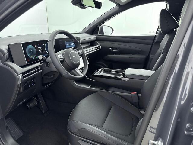 Hyundai TUCSON 1.6 T-GDI HEV Pure Edition | 17 inch Lichtmetalen velgen | Parkeersensoren voor en achter | Stoelen voor verwarmbaar | Privacy glass