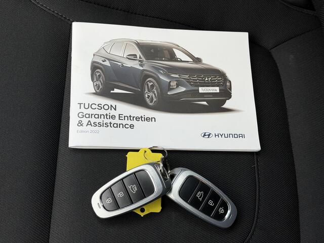 Hyundai TUCSON 1.6 T-GDI PHEV Comfort Smart 4WD / Fabrieksgarantie tot 1-2028 / Volledig Onderhouden / Navigatie / Camera / PDC / DAB / Dodehoek Detectie / All Season Banden / Stoelverwarming /