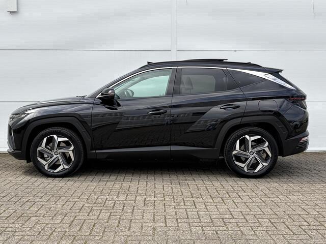 Hyundai TUCSON 1.6 T-GDI PHEV Premium Sky 4WD / Trekhaak ( 1350 kg ) / Achterbank verwarmd / Stoel verkoeling en verwarming voor / Elektrisch glazen panorama-dak /