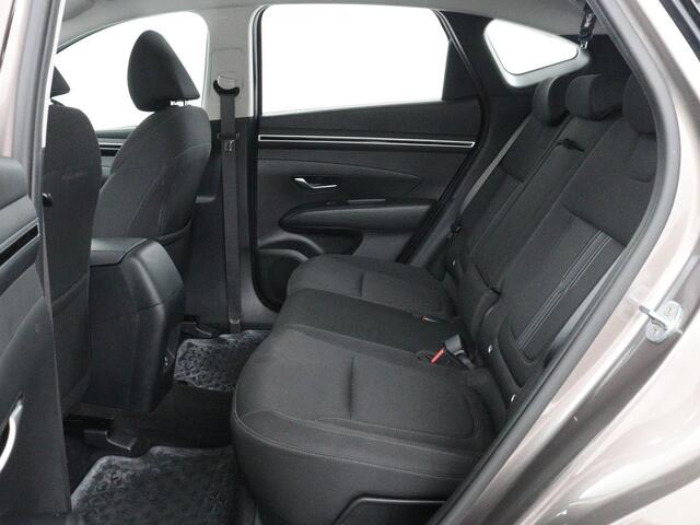 Hyundai TUCSON 1.6 T-GDI PHEV Comfort 4WD | SOH 97,9% | Adaptive cruise | Camera | Carplay | Navigatie | Climate control | Parkeerhulp | 19'' | Digital Cockpit | DAB | Bluetooth | Plug In