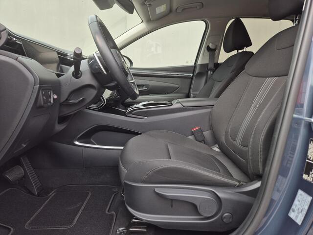 Hyundai TUCSON 1.6 T-GDI PHEV Comfort 4WD / Fabrieksgarantie tot 02-2027 / Dealer onderhouden / Stuur- & Stoelverwarming / Trekgewicht 1350 kg / Achteruitrijcamera / Adaptief cruise control / Apple Carplay Android Auto / Draadloze telefoon lader / Keyless Entry/Start /