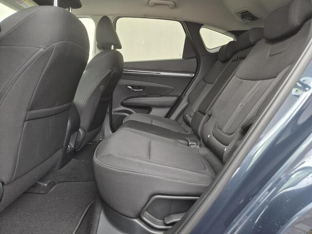 Hyundai TUCSON 1.6 T-GDI PHEV Comfort 4WD / Fabrieksgarantie tot 02-2027 / Dealer onderhouden / Stuur- & Stoelverwarming / Trekgewicht 1350 kg / Achteruitrijcamera / Adaptief cruise control / Apple Carplay Android Auto / Draadloze telefoon lader / Keyless Entry/Start /